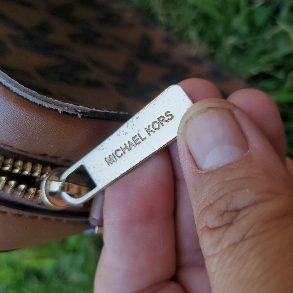 Michael Kors Crossbody - Picture 8 of 11